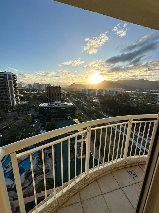 Flat Com Vista Panoramica -15- Na Barra Da Tijuca - Estacionamento Gratuito - Frigobar - Ar Condicionado - Piscina - Academia - Balsa Para Praia Gratis - Varanda - Vista Parcial Mar E Lagoa Rio de Janeiro Ngoại thất bức ảnh