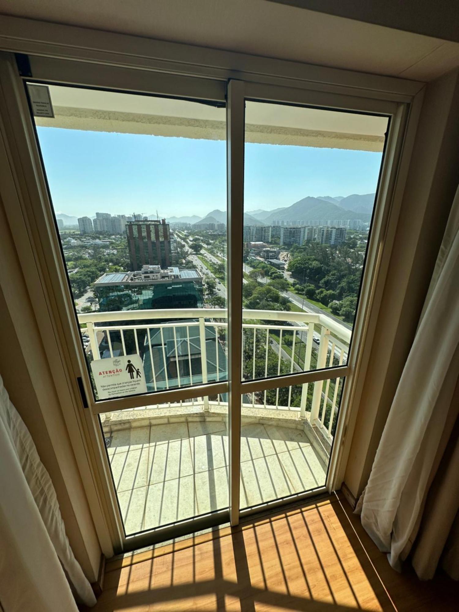 Flat Com Vista Panoramica -15- Na Barra Da Tijuca - Estacionamento Gratuito - Frigobar - Ar Condicionado - Piscina - Academia - Balsa Para Praia Gratis - Varanda - Vista Parcial Mar E Lagoa Rio de Janeiro Ngoại thất bức ảnh