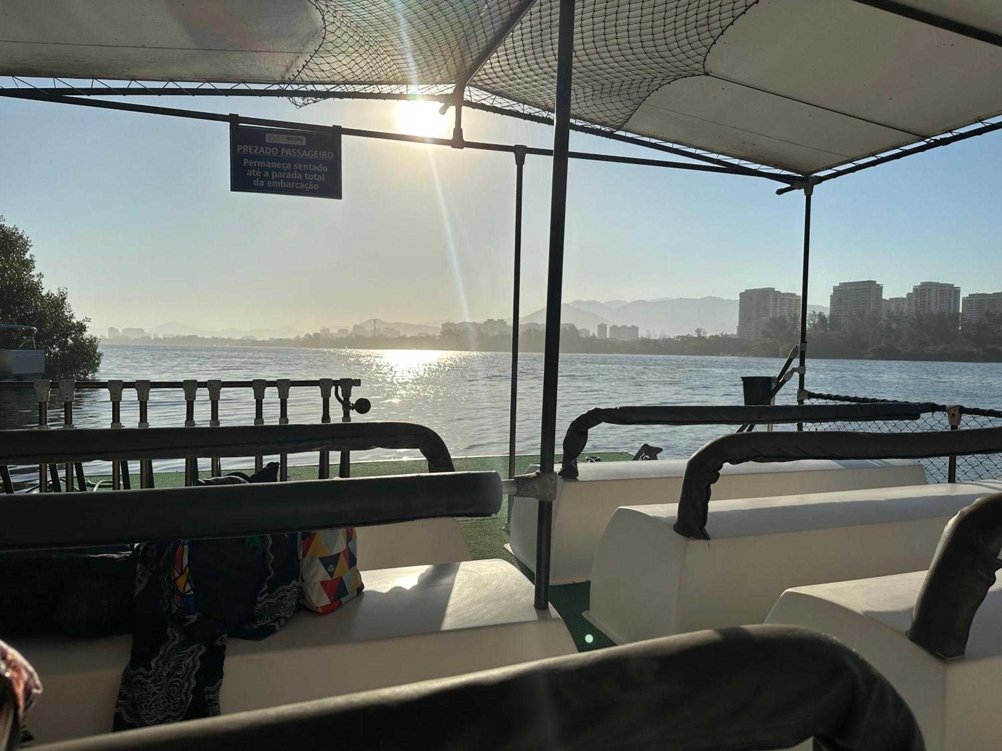 Flat Com Vista Panoramica -15- Na Barra Da Tijuca - Estacionamento Gratuito - Frigobar - Ar Condicionado - Piscina - Academia - Balsa Para Praia Gratis - Varanda - Vista Parcial Mar E Lagoa Rio de Janeiro Ngoại thất bức ảnh