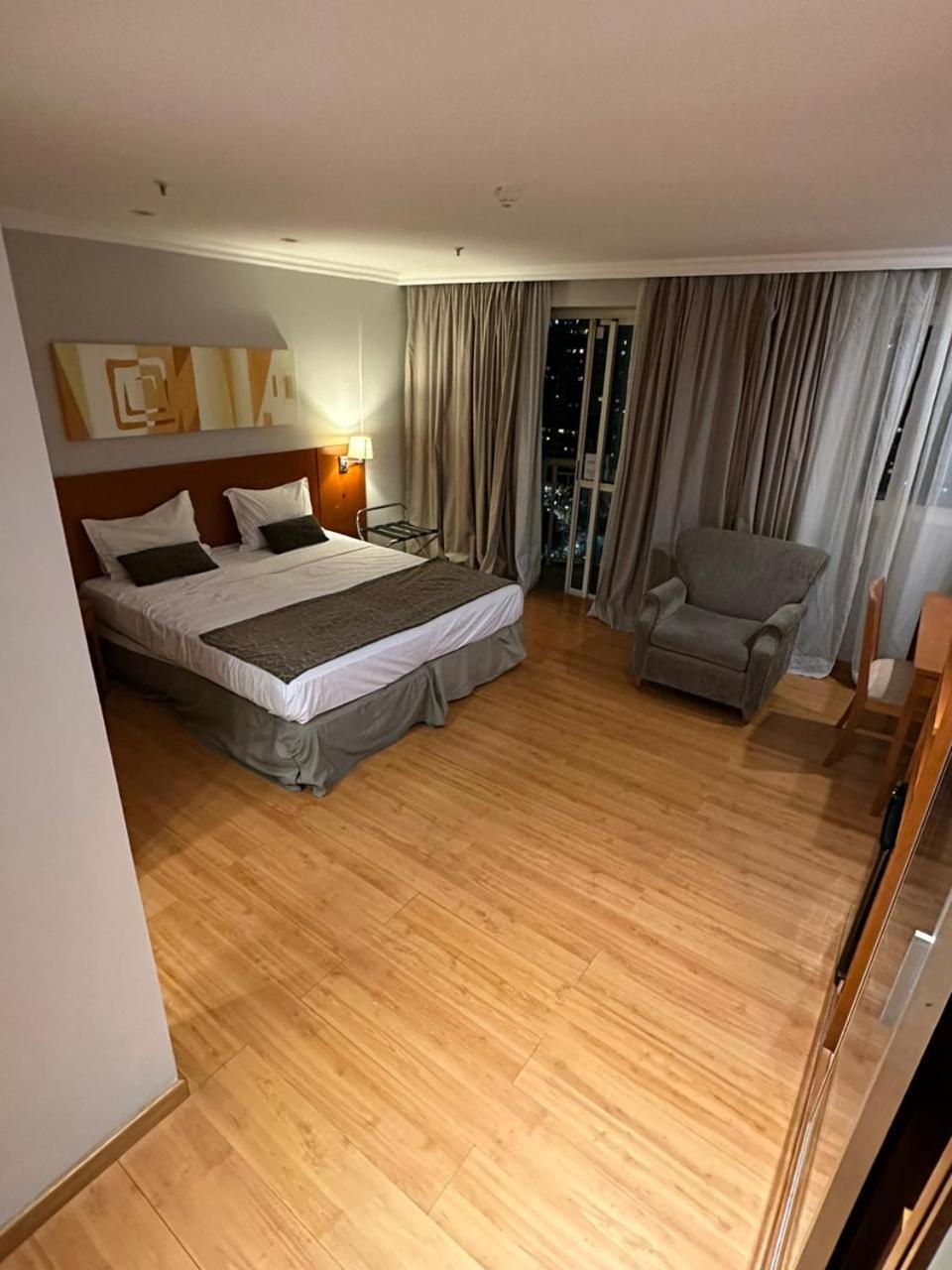 Flat Com Vista Panoramica -15- Na Barra Da Tijuca - Estacionamento Gratuito - Frigobar - Ar Condicionado - Piscina - Academia - Balsa Para Praia Gratis - Varanda - Vista Parcial Mar E Lagoa Rio de Janeiro Ngoại thất bức ảnh