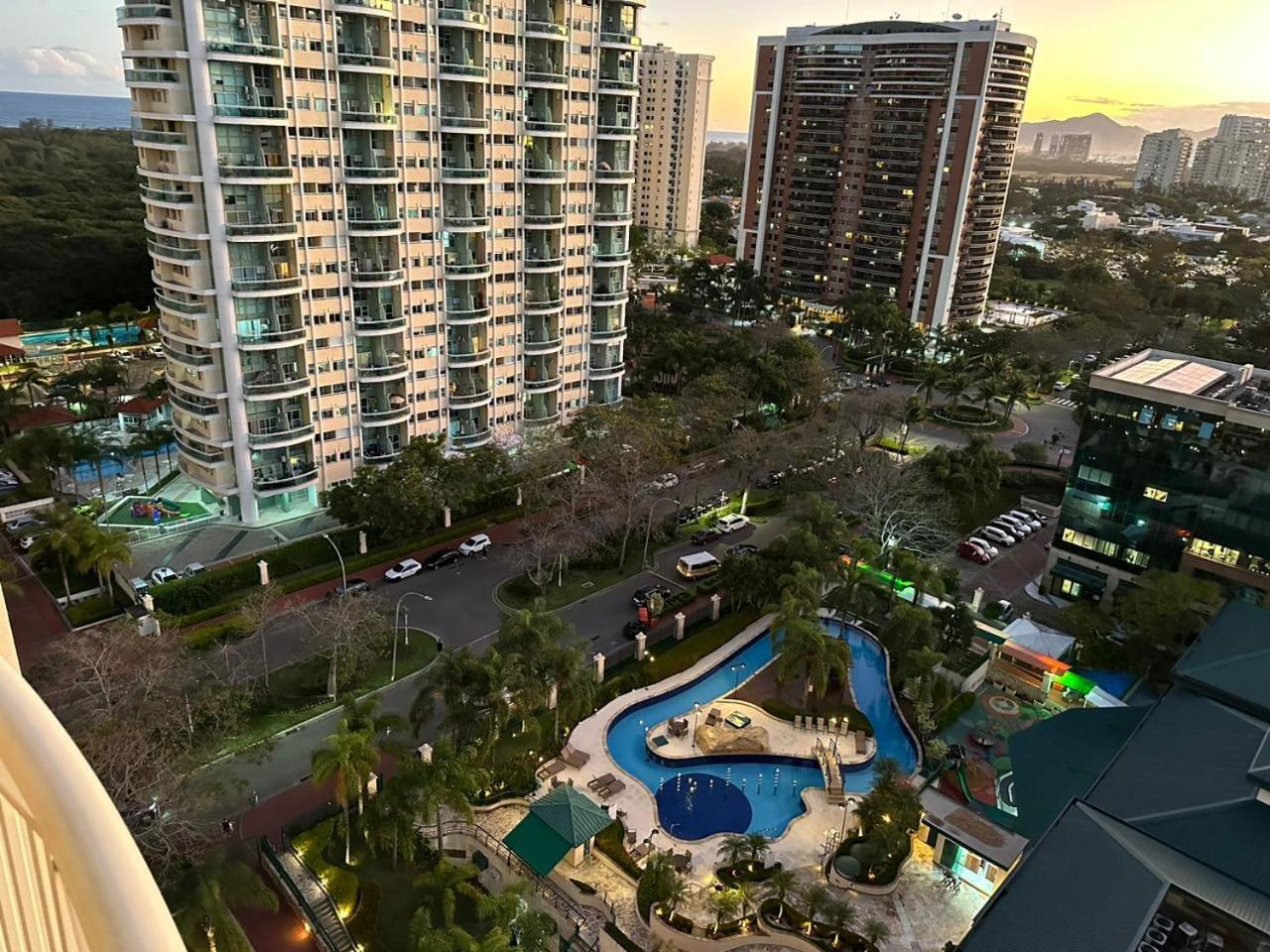 Flat Com Vista Panoramica -15- Na Barra Da Tijuca - Estacionamento Gratuito - Frigobar - Ar Condicionado - Piscina - Academia - Balsa Para Praia Gratis - Varanda - Vista Parcial Mar E Lagoa Rio de Janeiro Ngoại thất bức ảnh